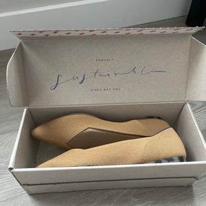 Brand New Pair of Rothy’s The Point size 8.5